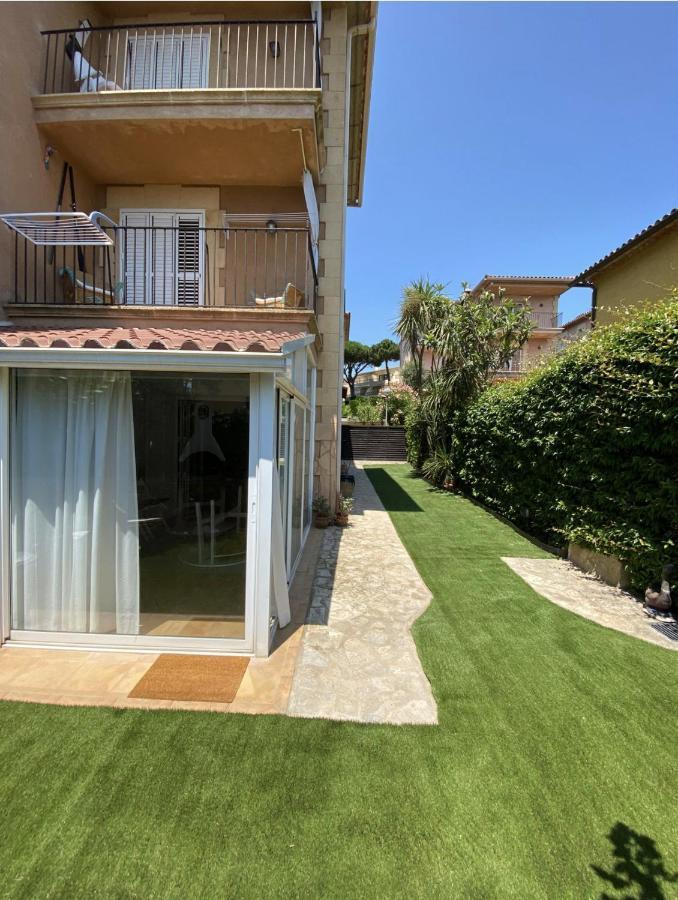 Bonita Casa Adosada Con Jardin Privado Y Piscina Comunitaria Calella De Palafrugell Bagian luar foto