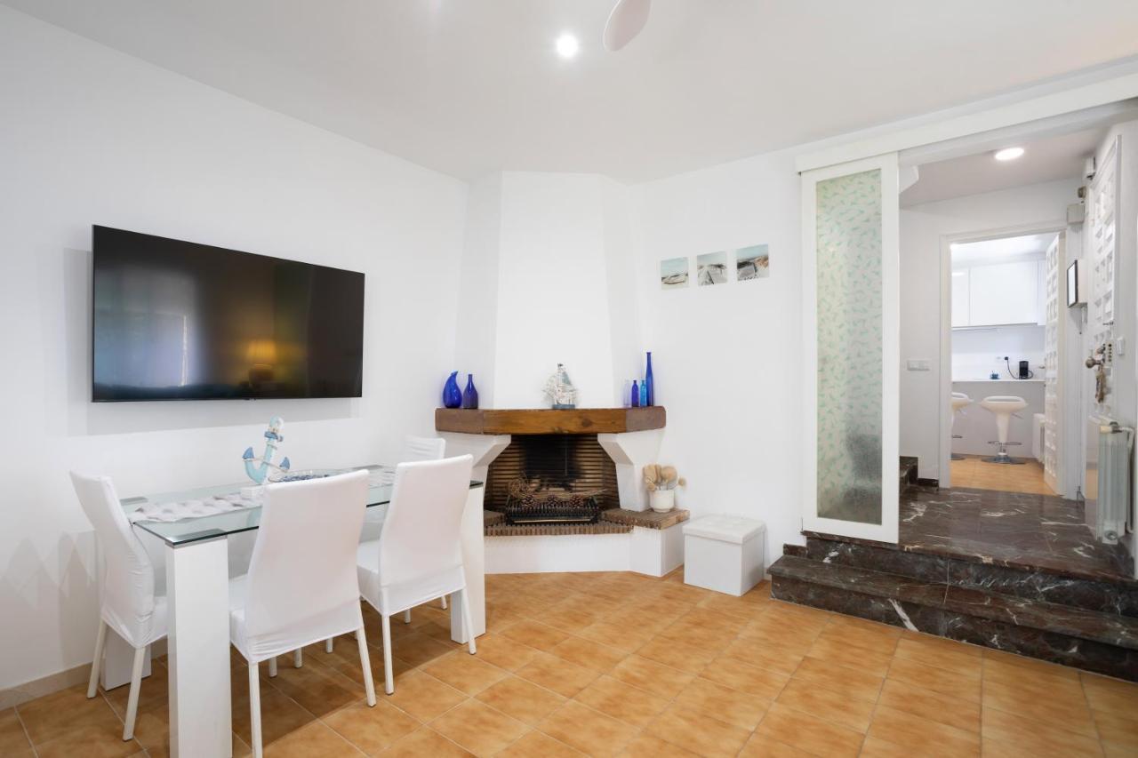 Bonita Casa Adosada Con Jardin Privado Y Piscina Comunitaria Calella De Palafrugell Bagian luar foto