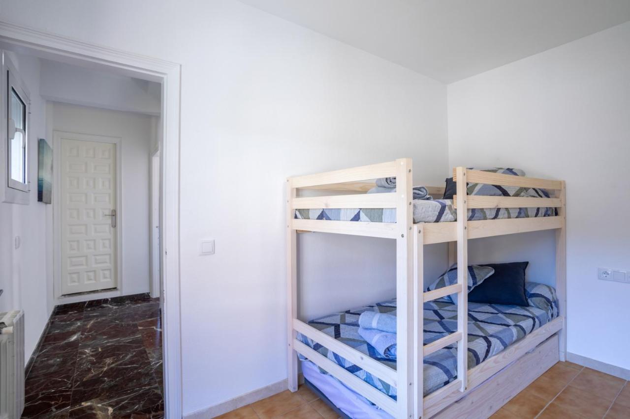 Bonita Casa Adosada Con Jardin Privado Y Piscina Comunitaria Calella De Palafrugell Bagian luar foto