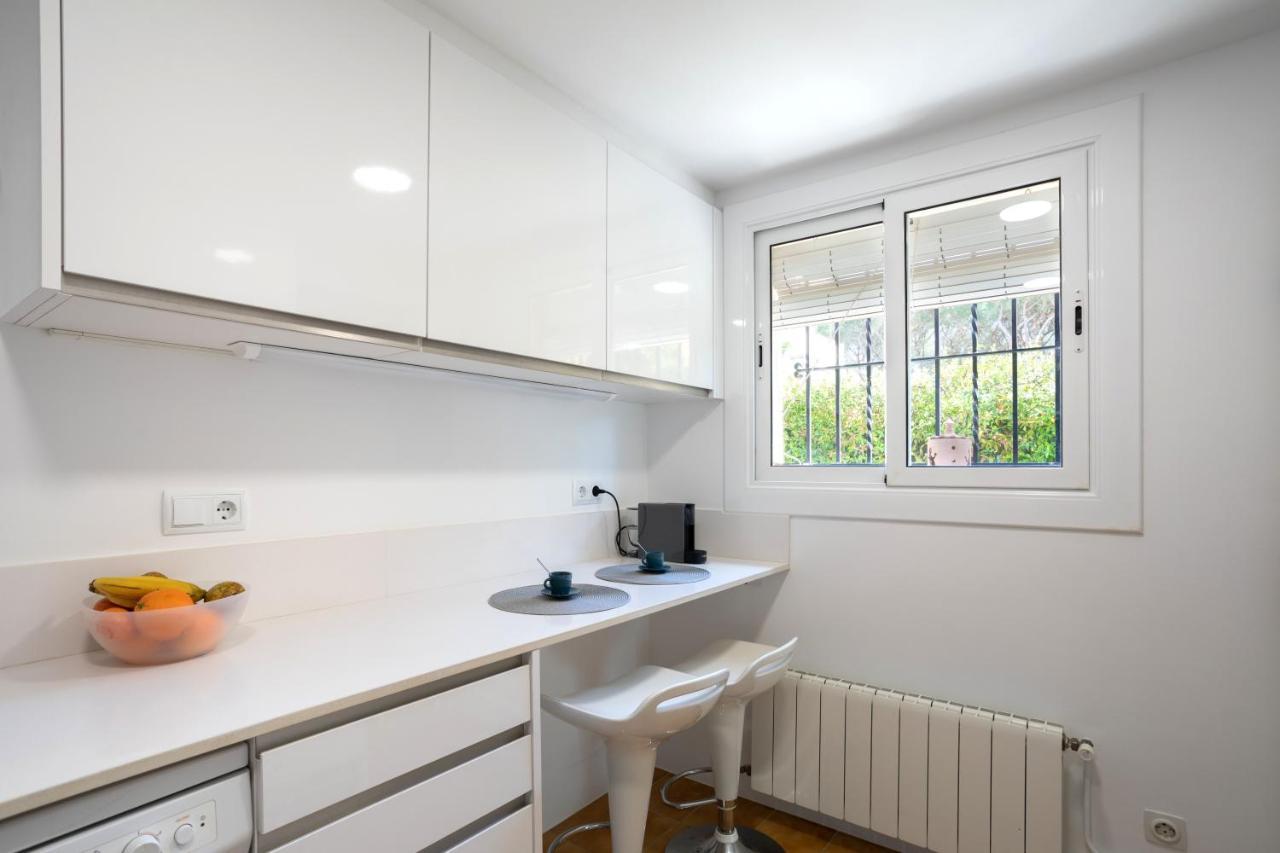 Bonita Casa Adosada Con Jardin Privado Y Piscina Comunitaria Calella De Palafrugell Bagian luar foto