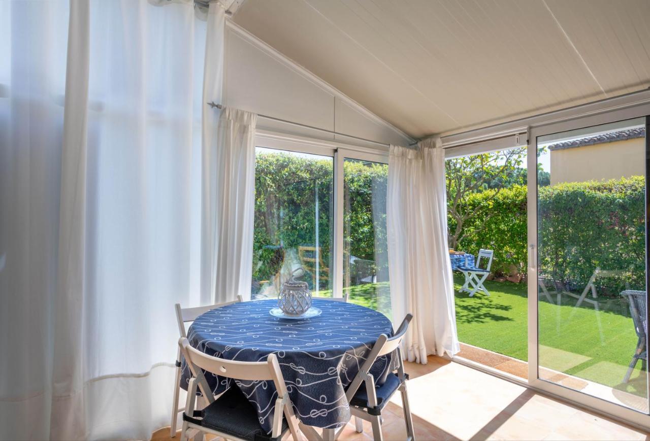 Bonita Casa Adosada Con Jardin Privado Y Piscina Comunitaria Calella De Palafrugell Bagian luar foto